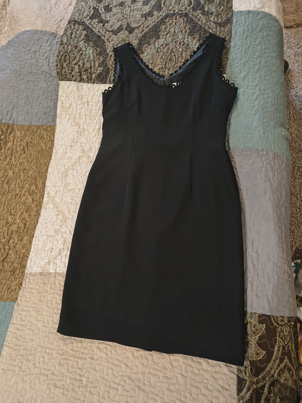 Danny & Nicole Black Sleeveless Sheath Dress